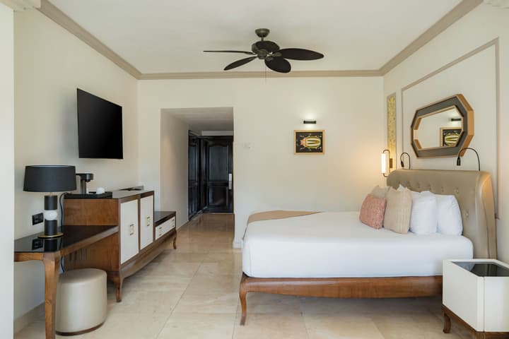 Grand Palladium Lady Hamilton Resort & Spa All Inclusive