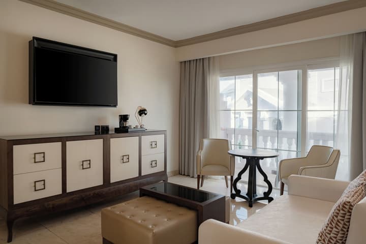 Grand Palladium Lady Hamilton Resort & Spa All Inclusive