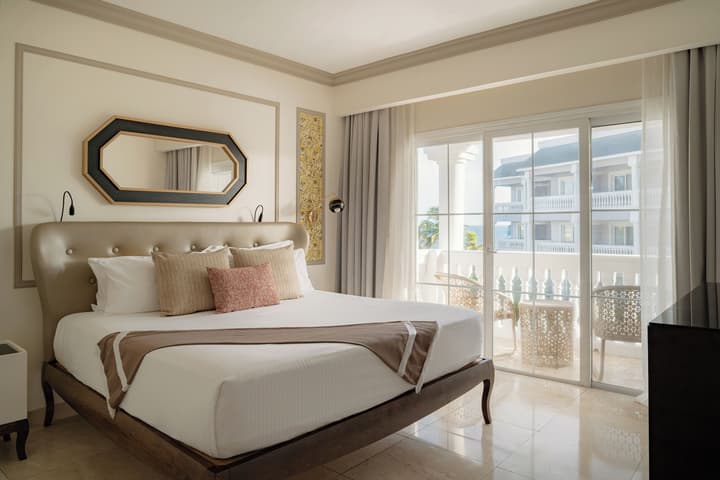 Grand Palladium Lady Hamilton Resort & Spa All Inclusive