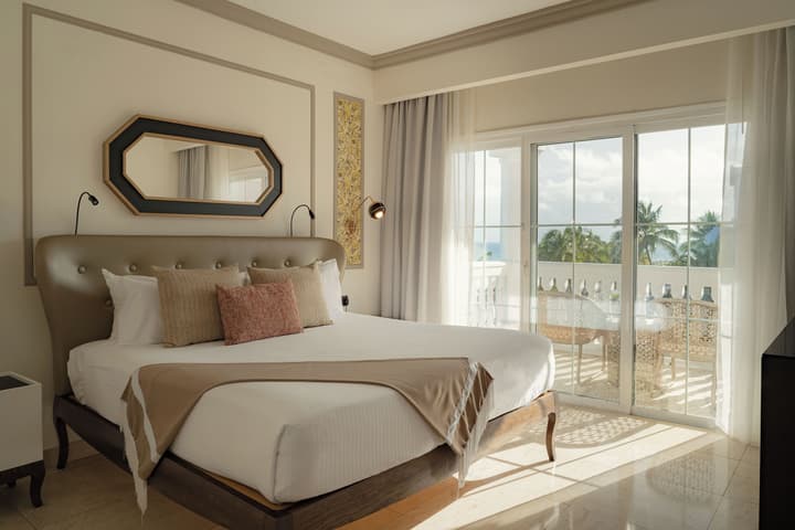 Grand Palladium Lady Hamilton Resort & Spa All Inclusive