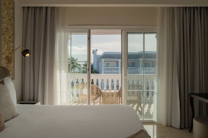 Grand Palladium Lady Hamilton Resort & Spa All Inclusive