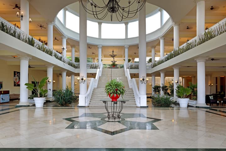 Grand Palladium Lady Hamilton Resort & Spa All Inclusive