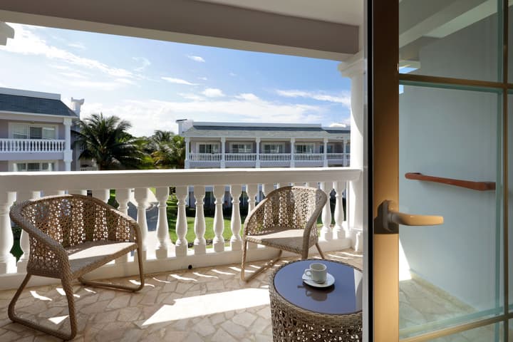 Grand Palladium Lady Hamilton Resort & Spa All Inclusive