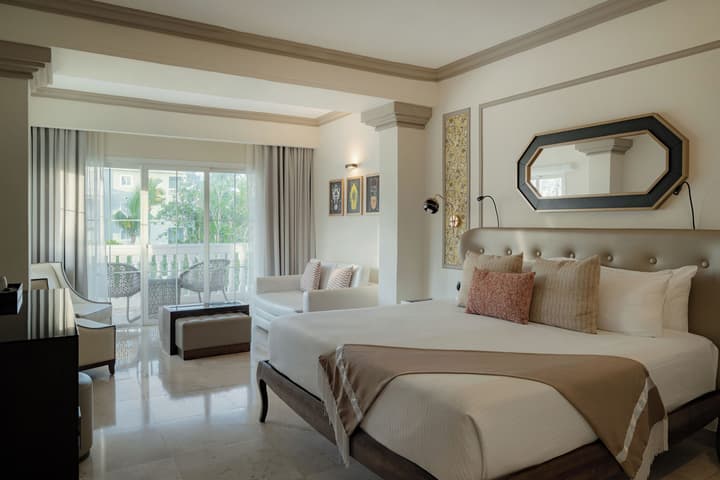 Grand Palladium Lady Hamilton Resort & Spa All Inclusive