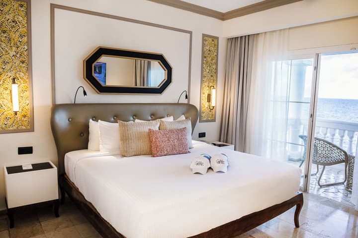 Grand Palladium Lady Hamilton Resort & Spa All Inclusive