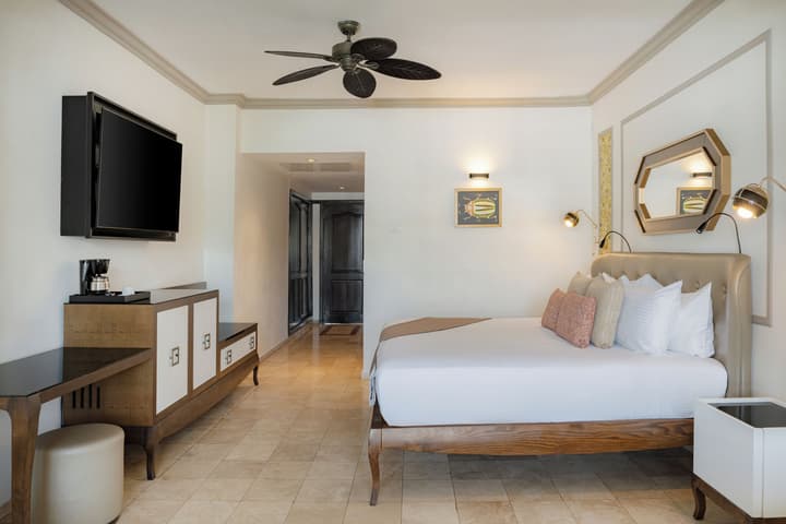 Grand Palladium Lady Hamilton Resort & Spa All Inclusive
