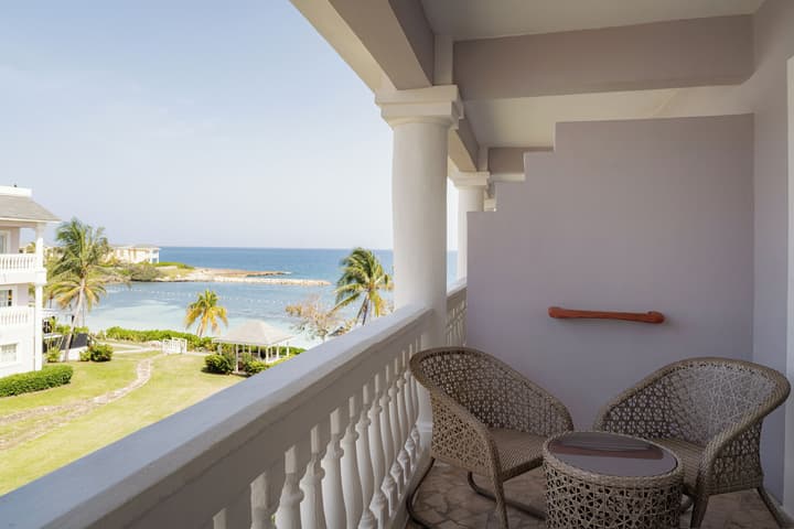 Grand Palladium Lady Hamilton Resort & Spa All Inclusive