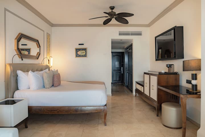 Grand Palladium Lady Hamilton Resort & Spa All Inclusive