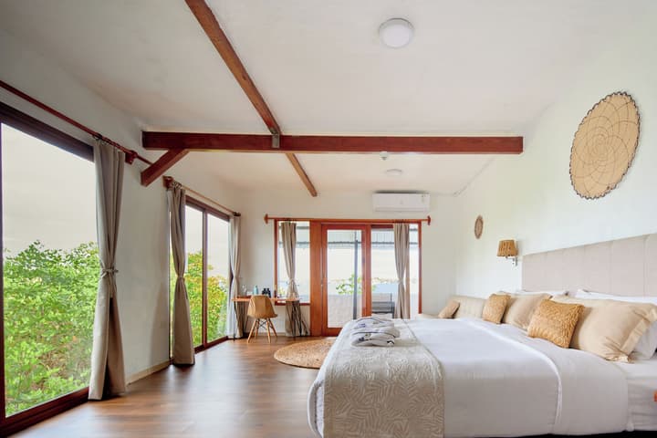 Blu Galapagos Sustainable Waterfront Lodge