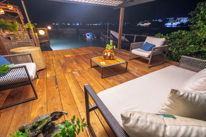 Blu Galapagos Sustainable Waterfront Lodge