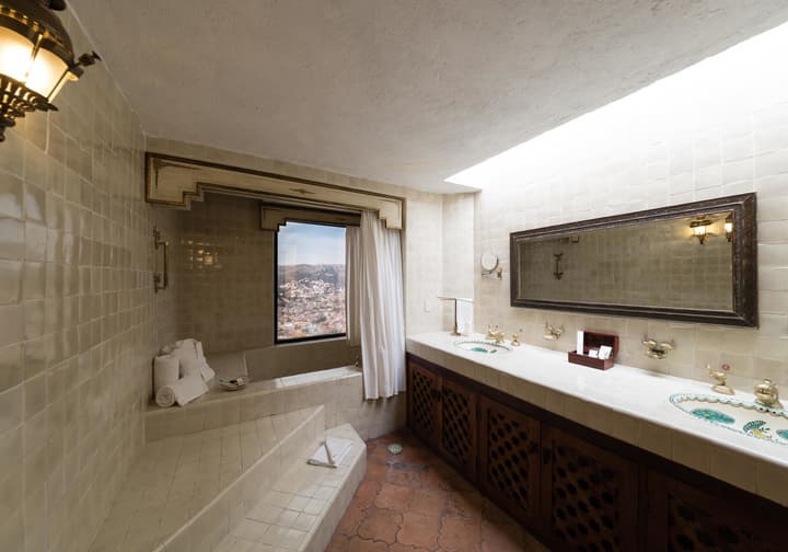 Hotel Misión Grand Casa Colorada
