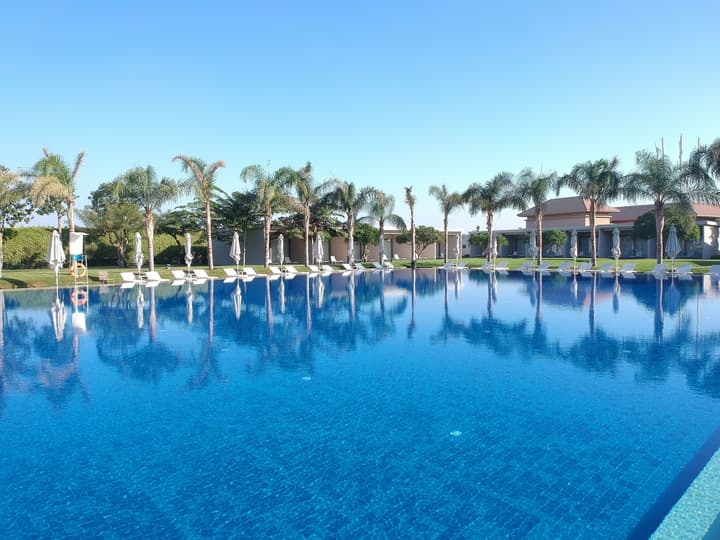 Dusit Thani LakeView Cairo