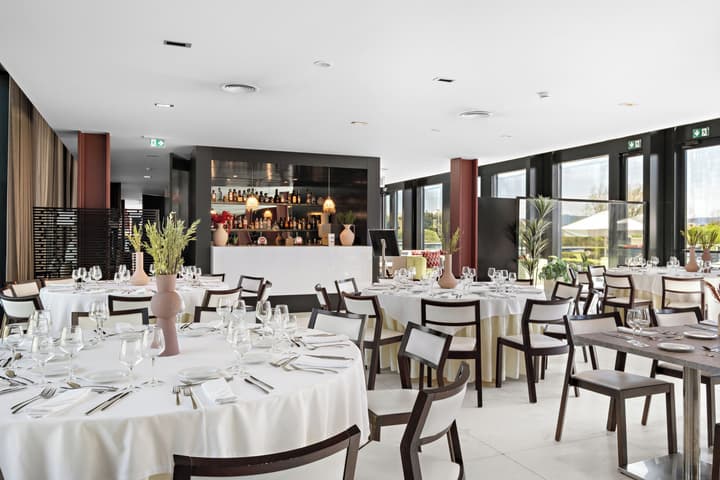 Axis Viana Business & SPA Hotel