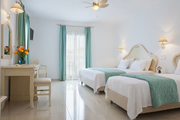 Kamari Hotel
