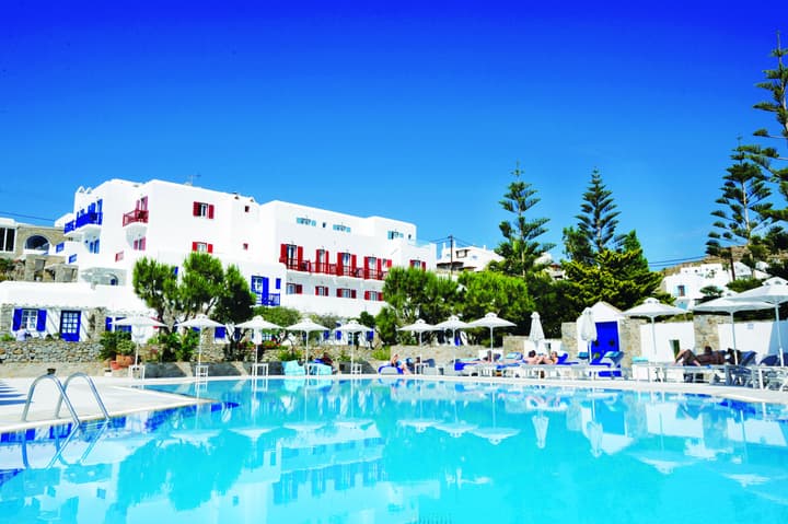 Kamari Hotel