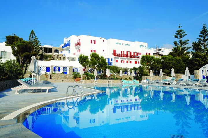 Kamari Hotel