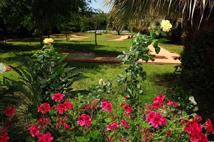 Acacia Resort