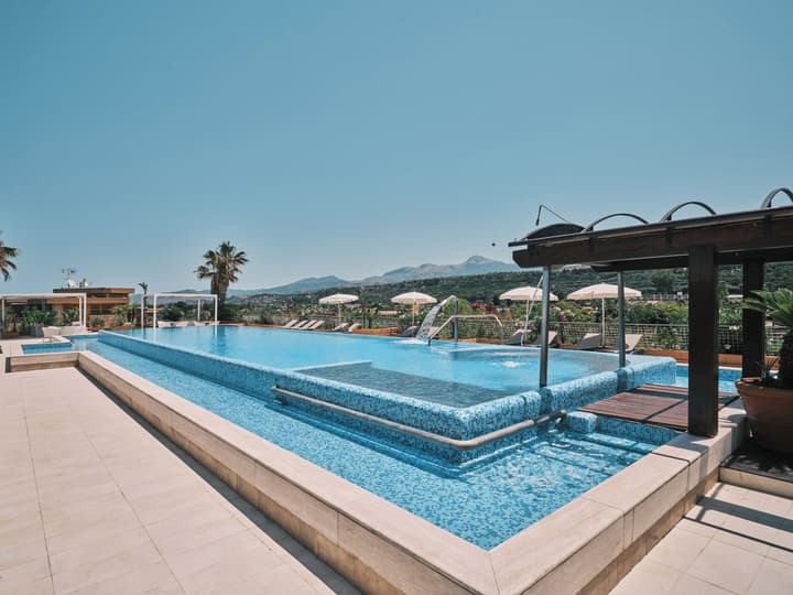 Acacia Resort