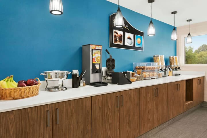 Days Inn by Wyndham Kingston