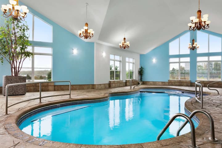 Days Inn by Wyndham Kingston