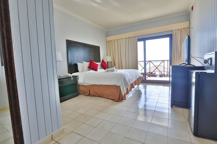 Playa Tortuga Hotel & Beach Resort