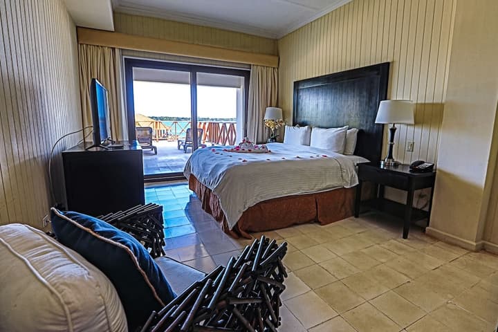 Playa Tortuga Hotel & Beach Resort