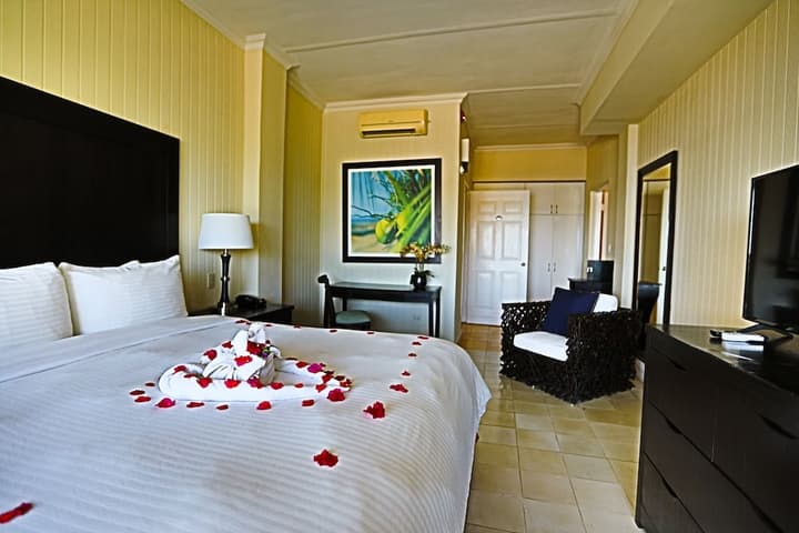 Playa Tortuga Hotel & Beach Resort