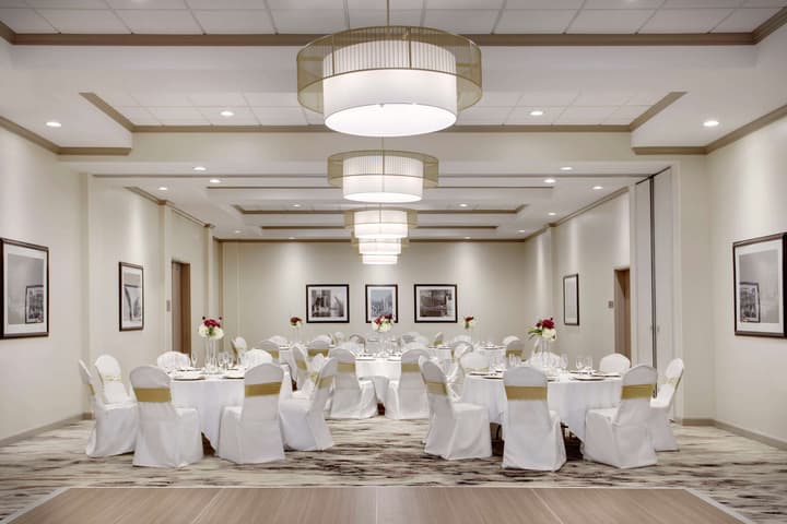 DoubleTree by Hilton Chicago Midway Airport