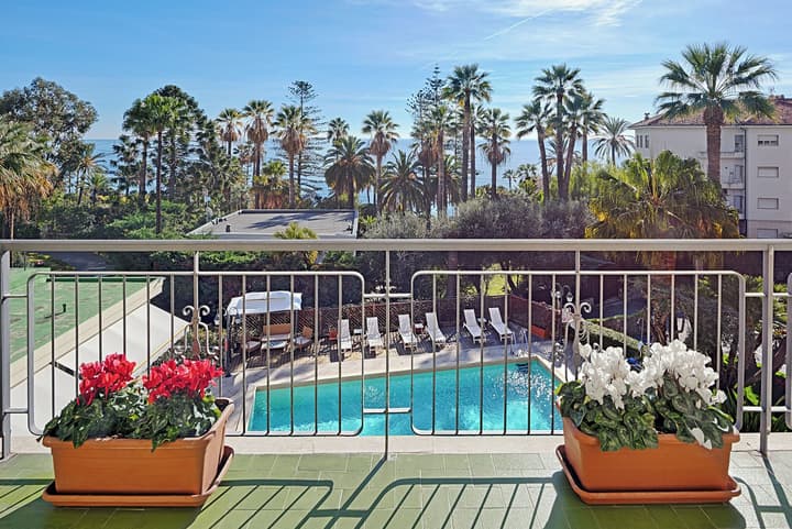 Hotel Paradiso