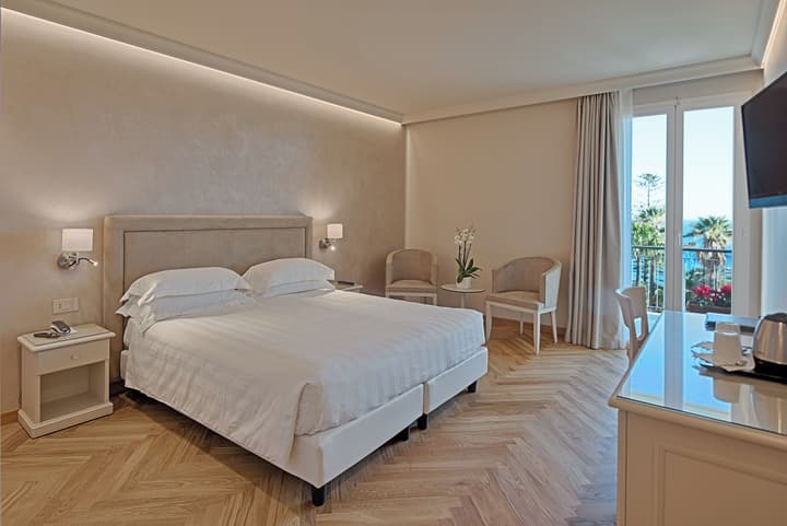 Hotel Paradiso