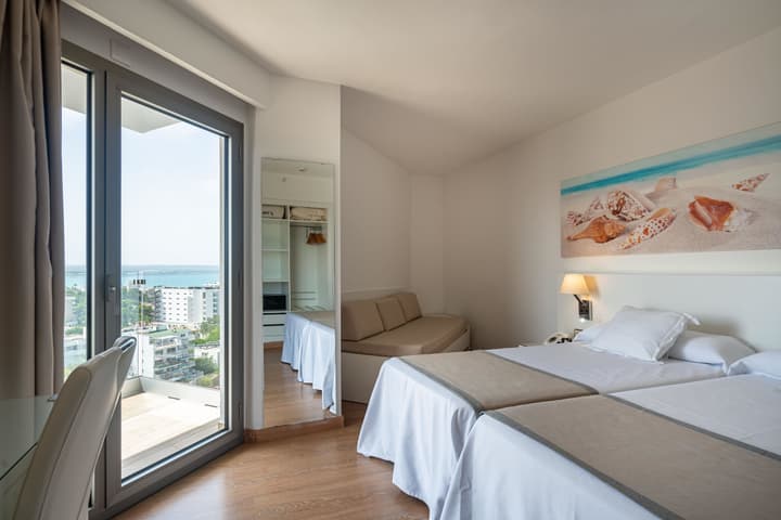 Hotel THB María Isabel - Adults Only
