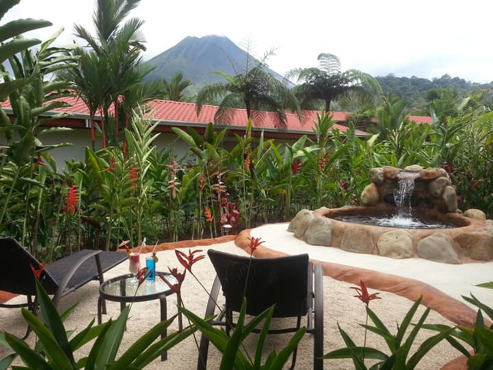 Volcano Lodge Hotel & Thermal Experience