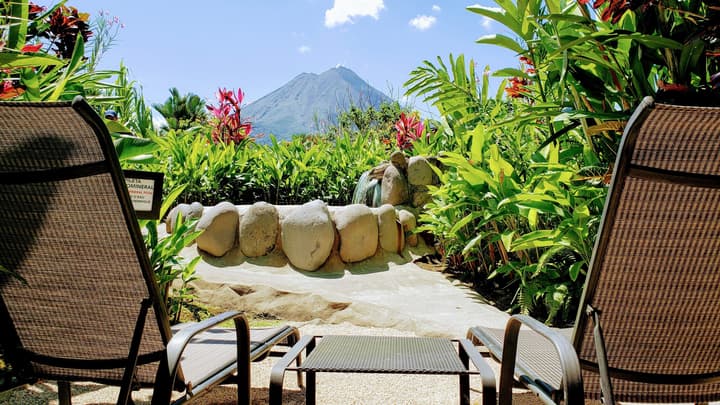 Volcano Lodge Hotel & Thermal Experience