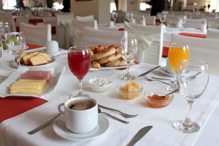 Famissi Eden Hotel