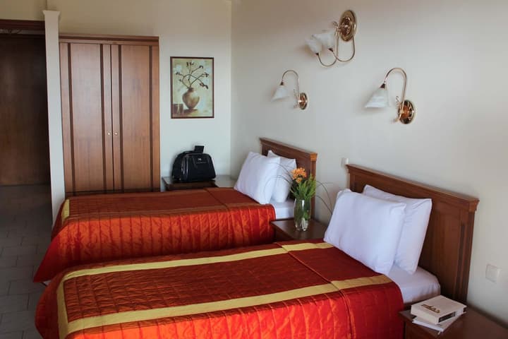 Famissi Eden Hotel