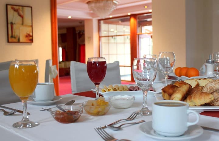 Famissi Eden Hotel