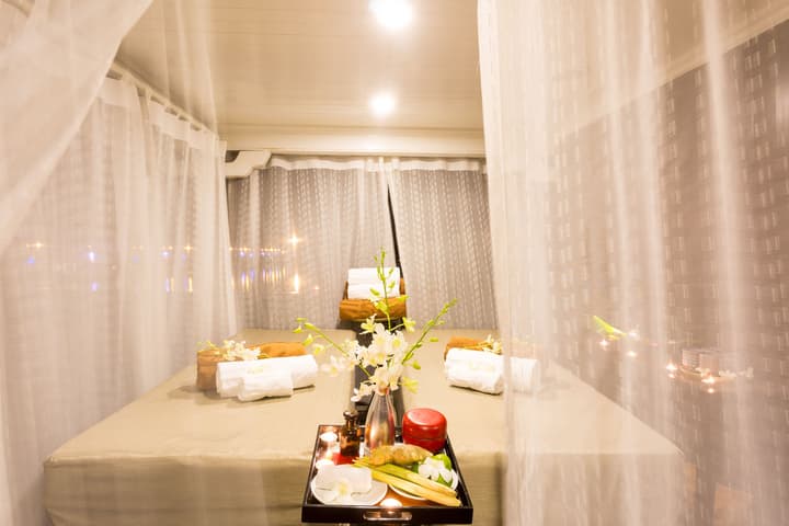 Bhaya Halong Cruises