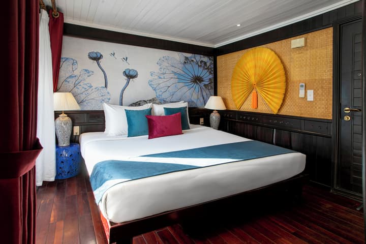 Bhaya Halong Cruises