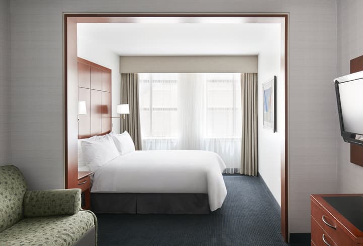 Central Loop Hotel
