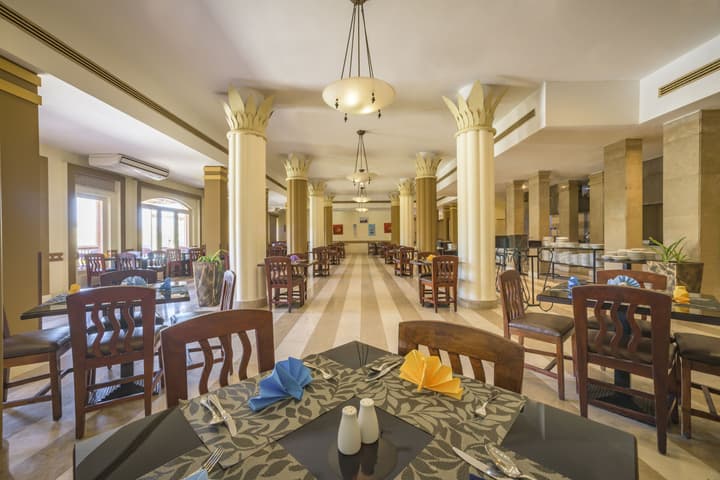 Marina Plaza Hotel, Tala Bay