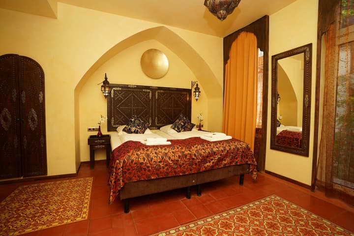 Hotel Villa Oriental & Restaurant by ANS
