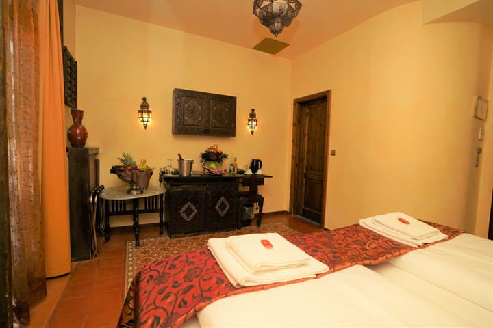 Hotel Villa Oriental & Restaurant by ANS