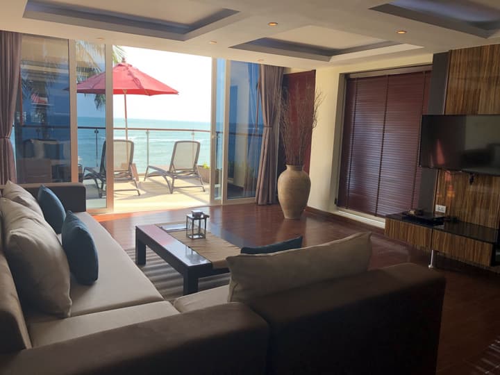 Royal Beach Boutique Resort & Spa