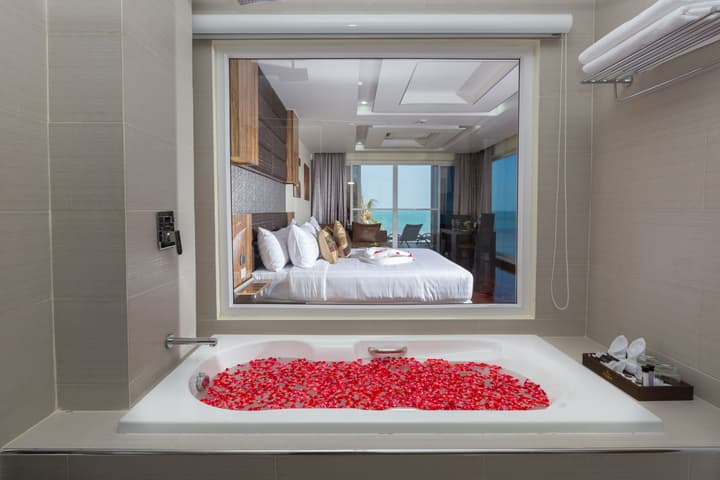 Royal Beach Boutique Resort & Spa