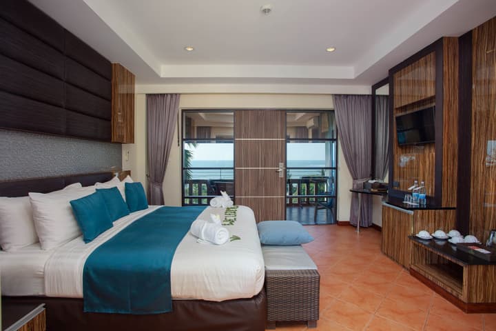 Royal Beach Boutique Resort & Spa