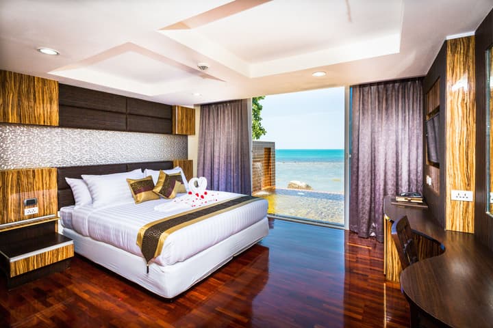 Royal Beach Boutique Resort & Spa
