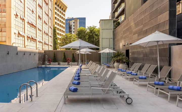 Hotel ILUNION Atrium