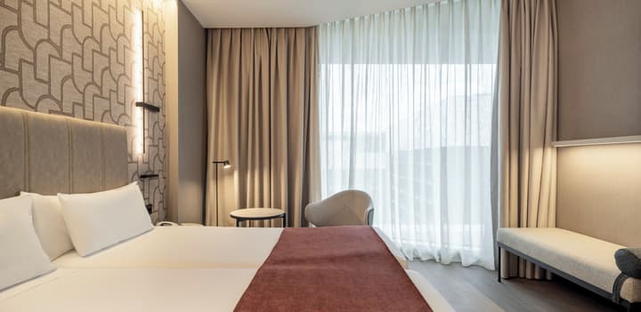 Hotel ILUNION Atrium