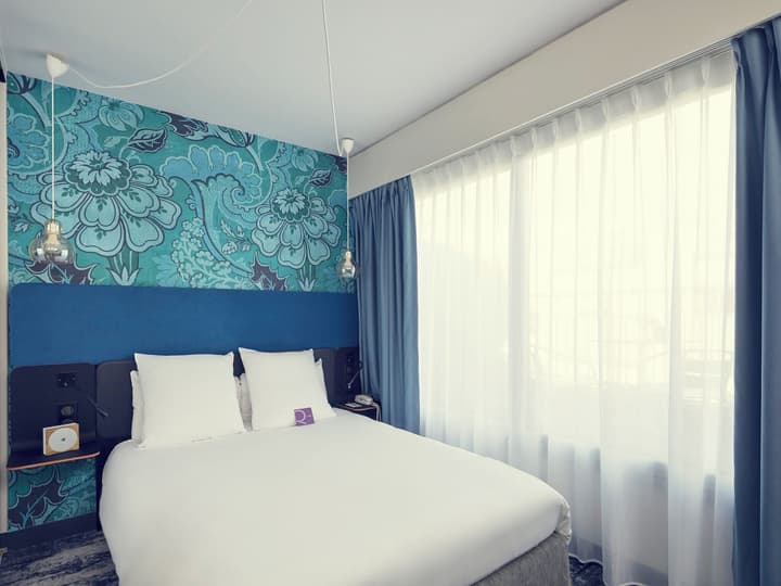 Relais de Lyon by Malone