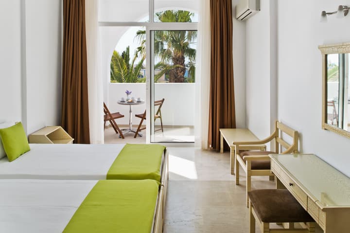 Hotel Makarios